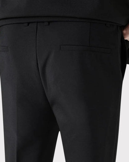 Altes Geld, elegantes Casual-Set